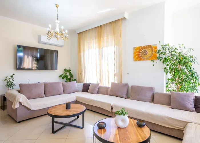 Mediterranean Luxury Villa *